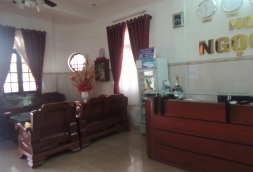 Ngọc Quý Hotel _ Mặt tiền
